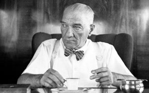 MUSTAFA KEMAL’İN KORUNMAYA İHTİYACI MI VAR?