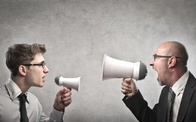 Ey Siyasîler! Milleti Germeyin