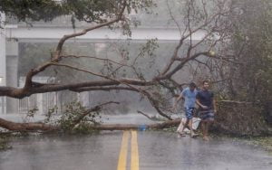 Abd’yi kasırga sardı