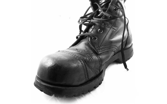 Darbeler 2: Batı Dünyası