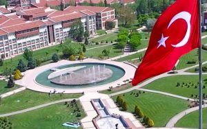 ÜNİVERSİTELERİMİZ NİYE YETERİNCE REKABET EDEMİYOR?