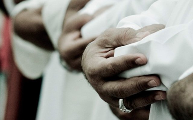 Oruçla ve namazla yardım dilemeye devam