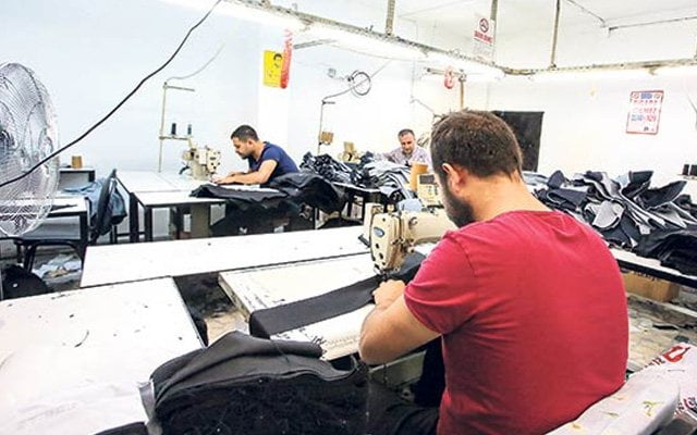 Uyuşturucu bağımlılarını önce tedavi ettiriyor, sonra iş veriyor