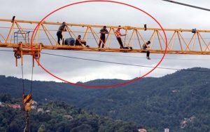 Ey müslüman işverenler; işçilerinizin ücretlerini gecikmeksizin ödeyiniz, yoksa cennet kokusunu koklayamazsınız