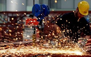 Sanayi üretimi Şubat’ta yüzde 0.4 azaldı