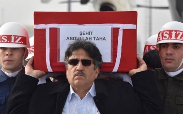 Başbakan Yıldırım’dan FETÖ’den ihraç edilen şehit babasına taziye ziyareti