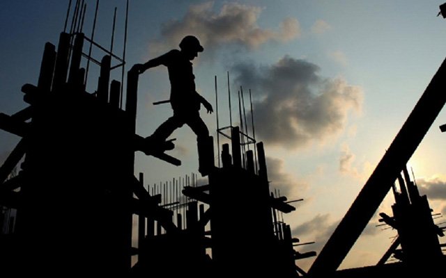 Çalış, çalış para yok