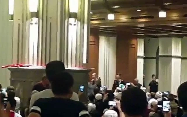 TSK komuta kademesi Millet Camii’nde sabah namazı kıldı