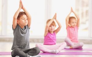 ÖZEL ÇOCUKLARA YOGA İLE TERAPİ YAPILIYOR