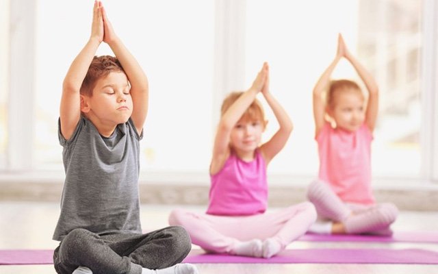 ÖZEL ÇOCUKLARA YOGA İLE TERAPİ YAPILIYOR