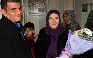 Şehit annesi kendisine hakaret eden şoförü affetti