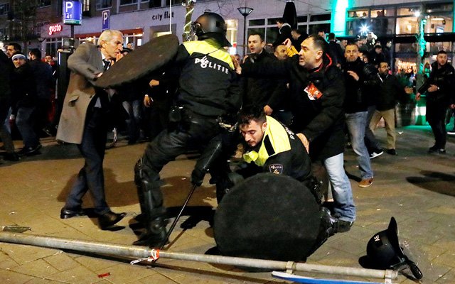 ‘Almanya’nın şansölyesi de Hollanda’nın yanında yer alıyor’
