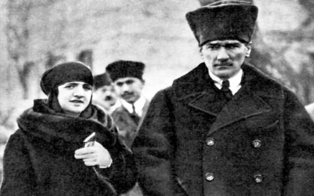 GAZİ’NİN LATİFE HANIM İLE EVLİLİĞİ