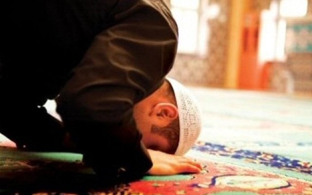 İSLAM NAMAZLA YAŞANIR