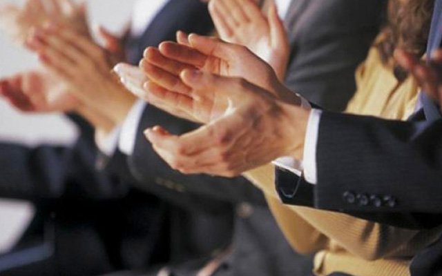 ALKIŞ DA BİR TÜR YALAKALIKTIR