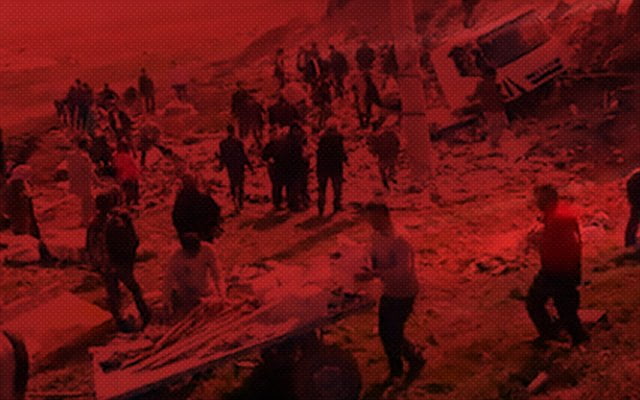 Devrilen tırı bir nimet olarak gördüler