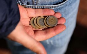 Yoksul Olmayı Biz Seçiyoruz