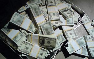 8 milyarderin serveti dünyanın yarısına eşit