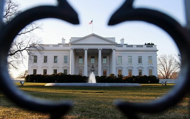 Beyaz Saray’ın tek başörtülü personeli istifa etti