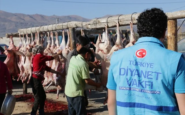 TDV 135 ülkede kurban eti dağıtacak