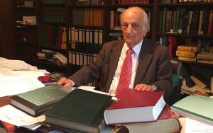 Fuat Sezgin hocamıza ait kitaplar Türkiye’ye getirilmelidir