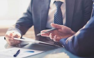 Siyaset Ve Devlet Yönetimi, Danışmanlara Sahip Mi?