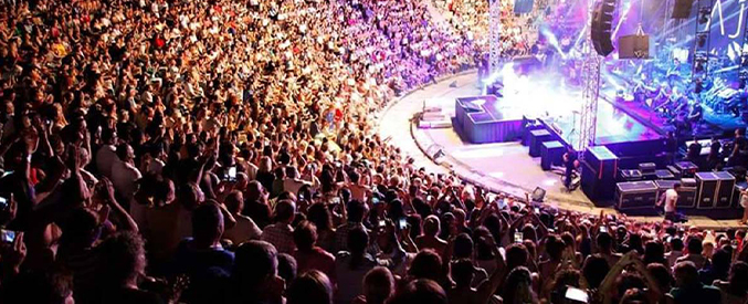 Bir Yıldız Popçunun Konseri ve Düşündürdükleri