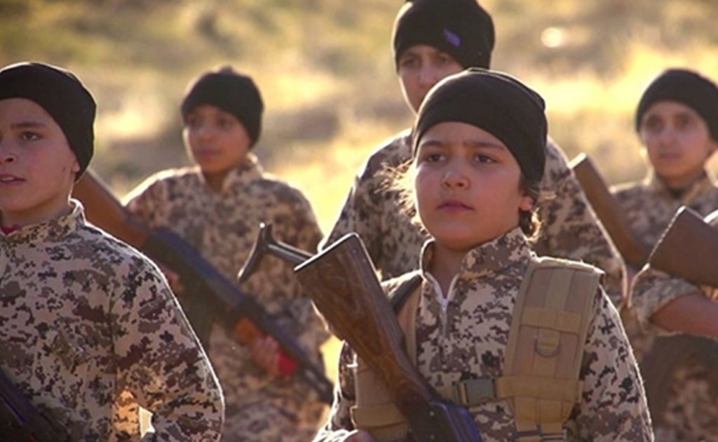 Suriye PKK’sı DAEŞ Çocuklarından Ordu Kuruyor