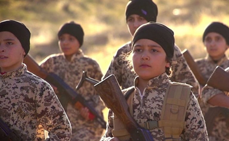 Suriye PKK’sı DAEŞ Çocuklarından Ordu Kuruyor