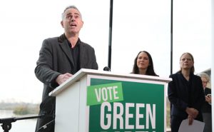 Yeşilin Başını Helale Uzanmak Yedi