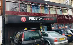 İngiltere: Müslüman Okullara Cinsiyet Baskısı