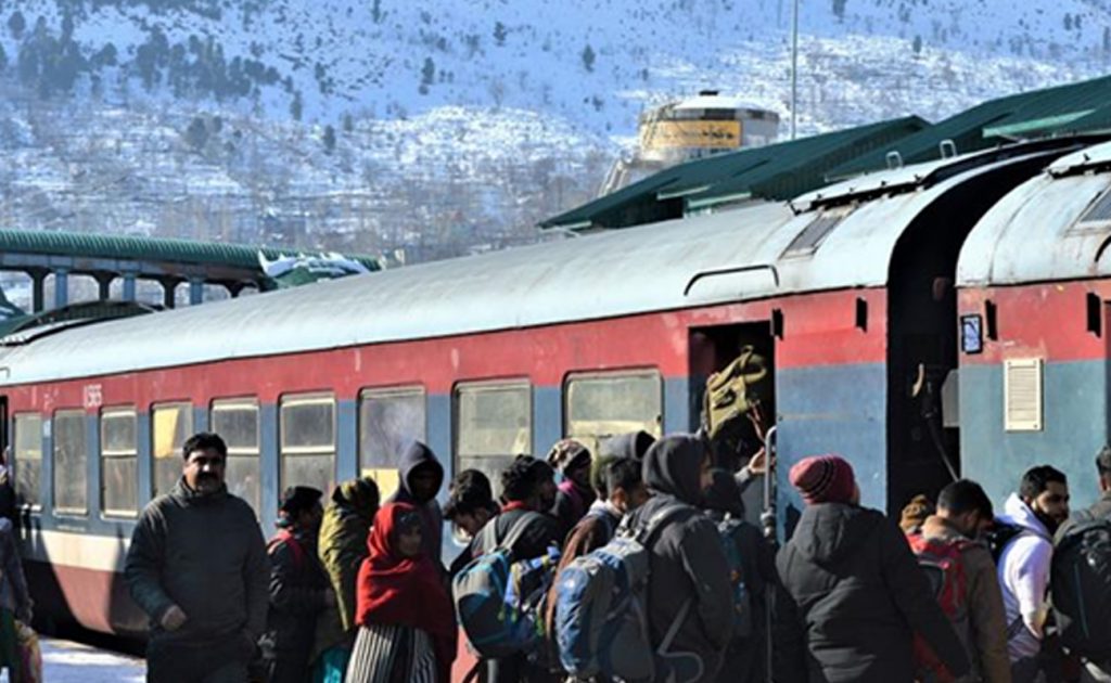 Keşmir: İnternet Erişimi İçin Tren Yolculuğu