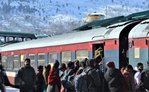 Keşmir: İnternet Erişimi İçin Tren Yolculuğu