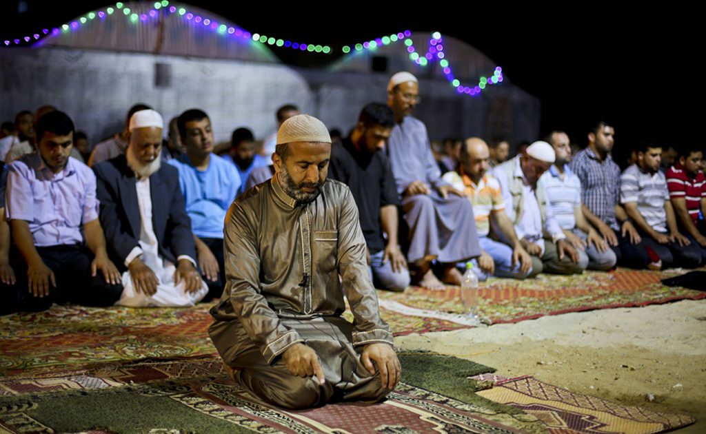 Kötülükleri Önleyen Namaz