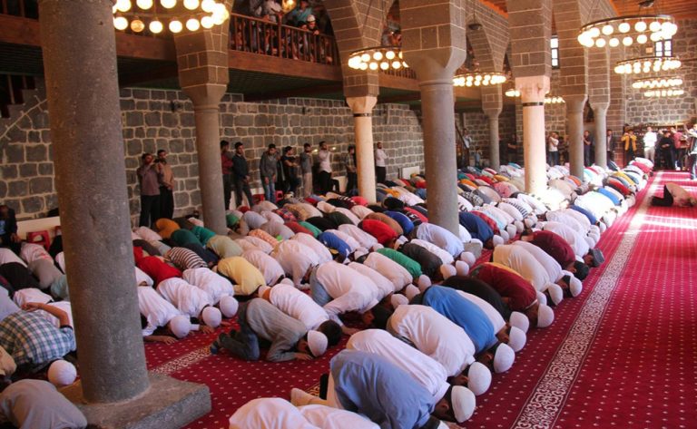 Müslüman Kimliği ve Namaz