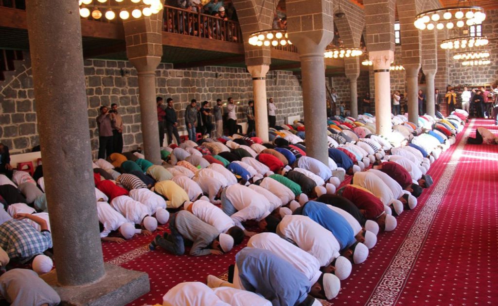 Kurtuluş Namazda!