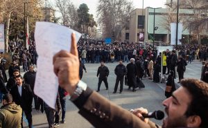Öğrencilerden Protestoculara Karşı-Protesto