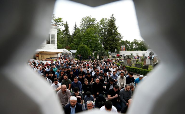 Almanya: İslamofobik Saldırılar Özellikle Kadınlara