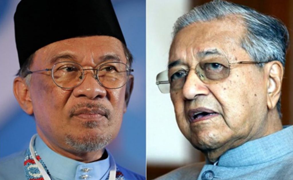 Enver 30 Yıl Sonra Başardı: Mahathir İstifaya Zorlandı