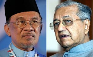 Enver 30 Yıl Sonra Başardı: Mahathir İstifaya Zorlandı