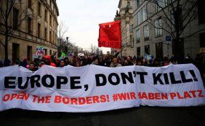 Alman Mitinginde AB Kapıları Açsın Çağrısı