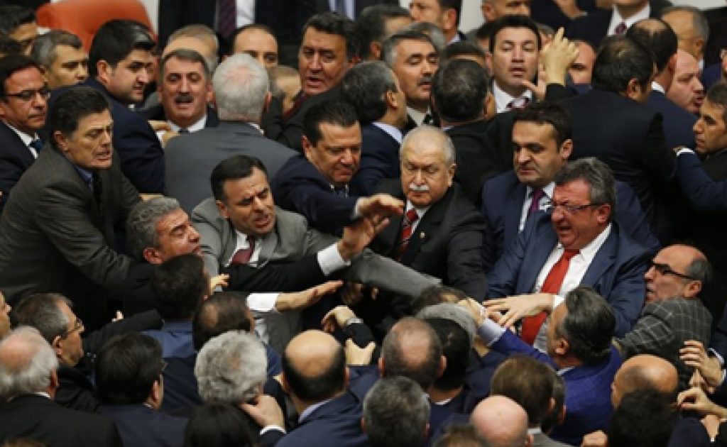 Devlet Mekanizmasında Siyaset Ahlâkı İlkeleri Uygulanmalıdır