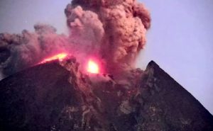 Endonezya Yanardağı Endişe Veriyor