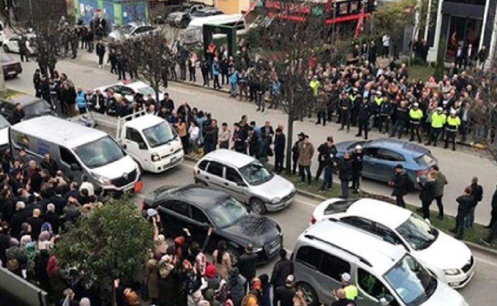 Sokaktaki Gerilim Meclis’in Bir Tezahürüdür