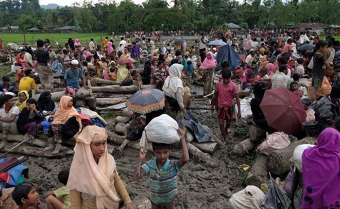Denizde Ölümü Bekleyen Rohingya Müslümanları Kurtarıldı