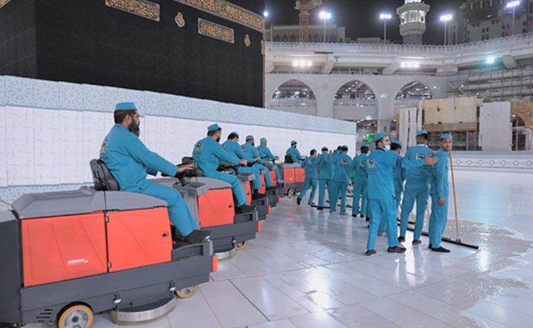 Boşalan Mescid-i Haram 3500 Dezenfekte İşçisinin
