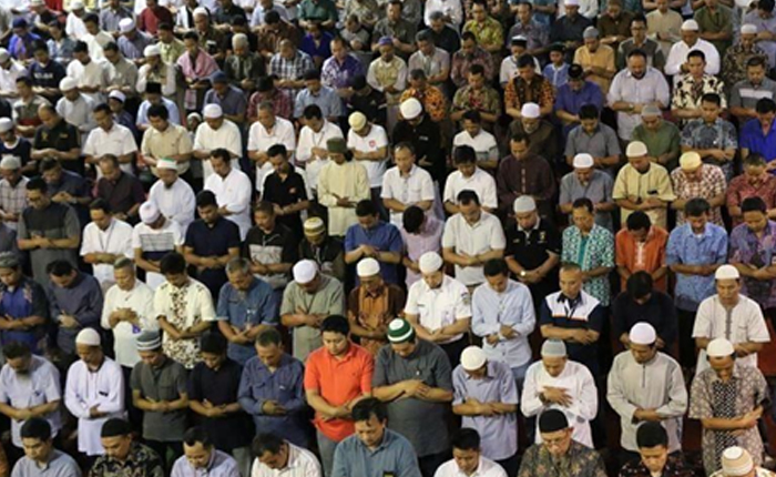 Pakistan’dan Ramazan’da Şartlı Teravih Kararı