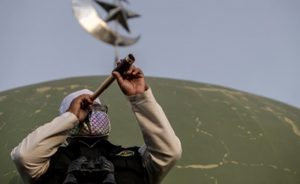 Bir Ümmet Klasiği: Ramazan Ne Gün Başlar Kavgası