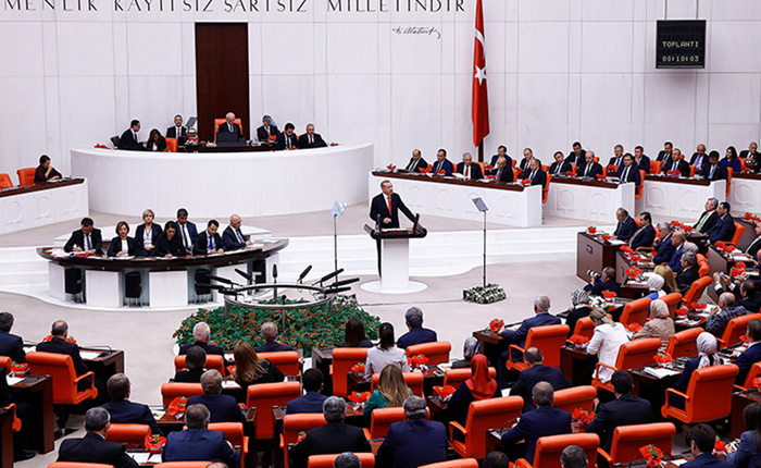 Kadim Değerler, Siyasetin Güdümünde mi Olmalı