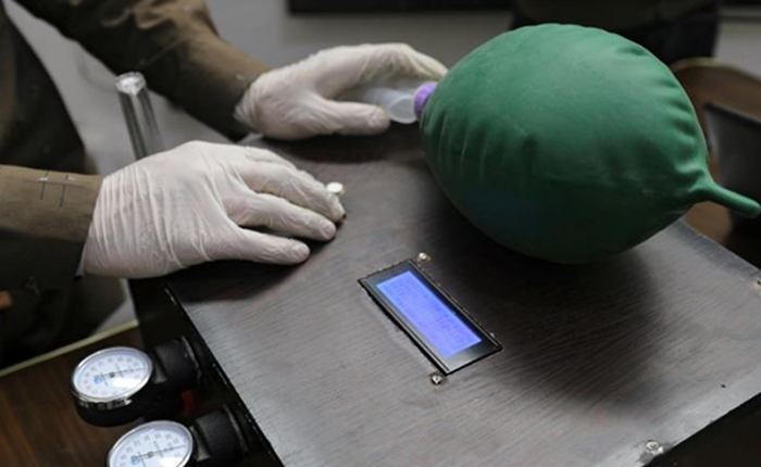 Suriye: İdlib’li Gençler Solunum Cihazı Ürettiler